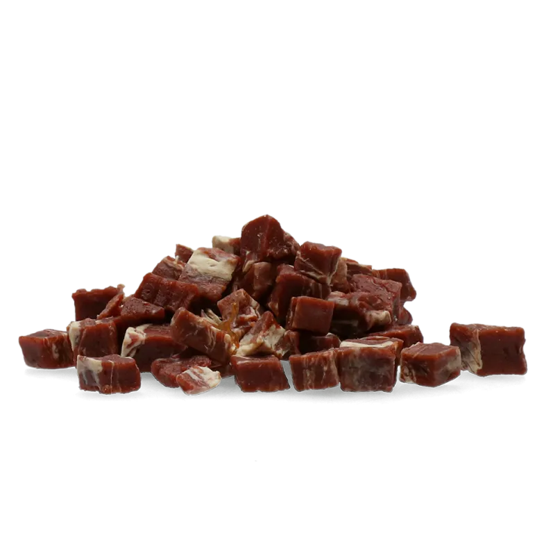 Pochúťky Braaaf Beef Steak Cubes with fish 1x1 cm